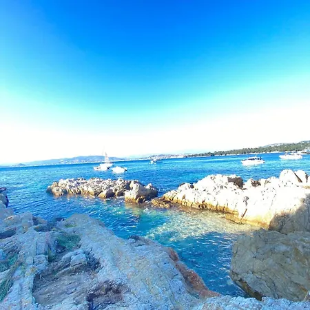 Cannes Hills With Garden And Parking *